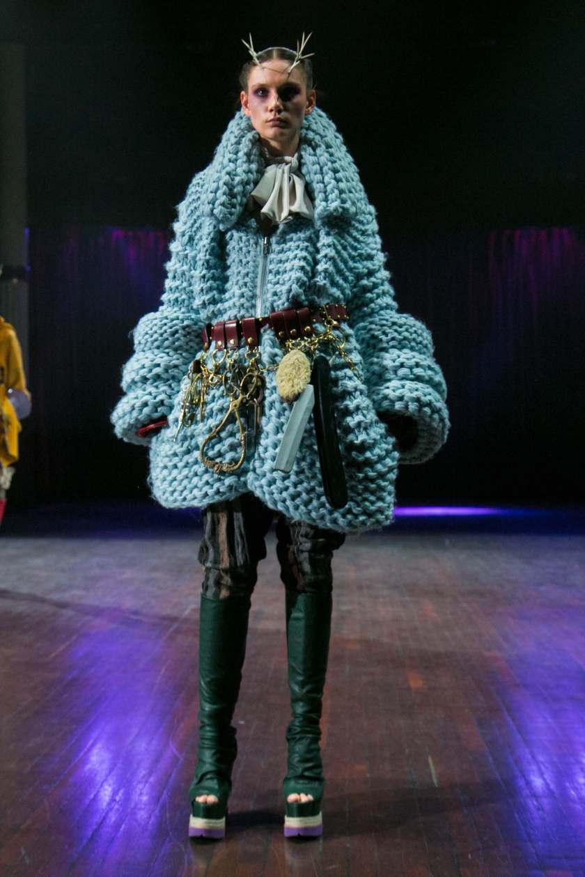 Undercover 8?-RTW-FW17-Paris-032