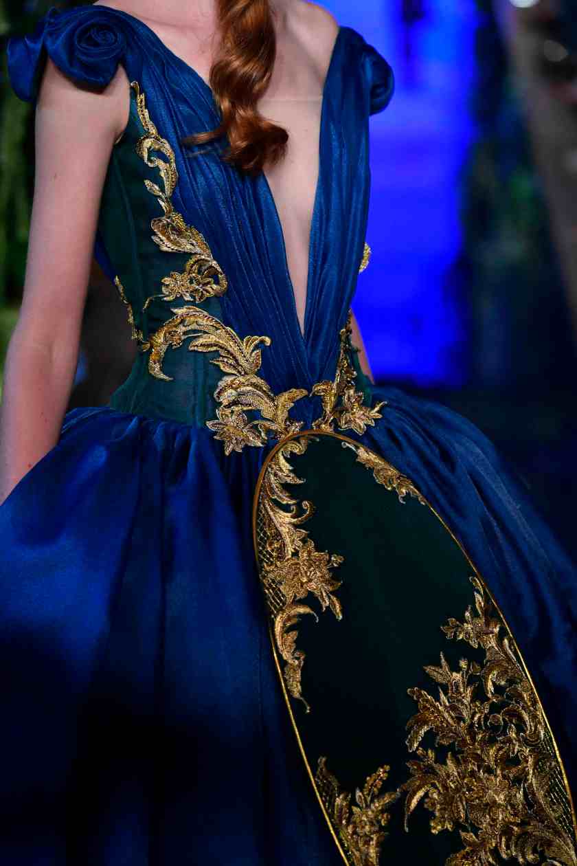 Guo Pei FW17-18 Couture- Details 31