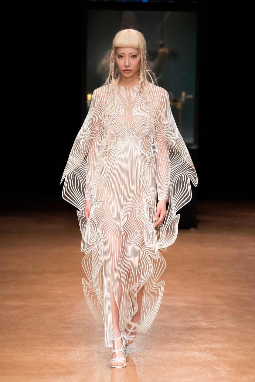 Iris_Van_Herpen_2017_18_001