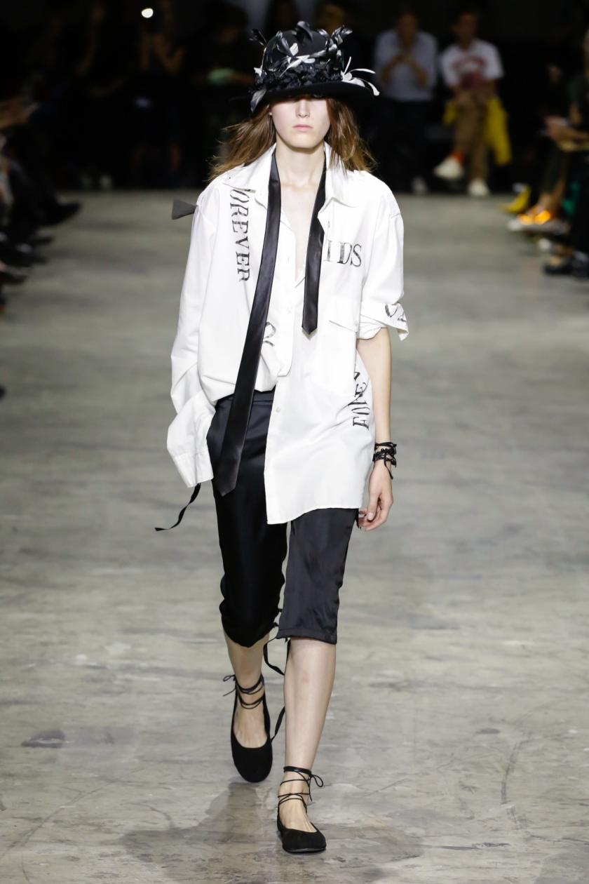 Ann-Demeulemeester-RTW-SS18-Paris-2251