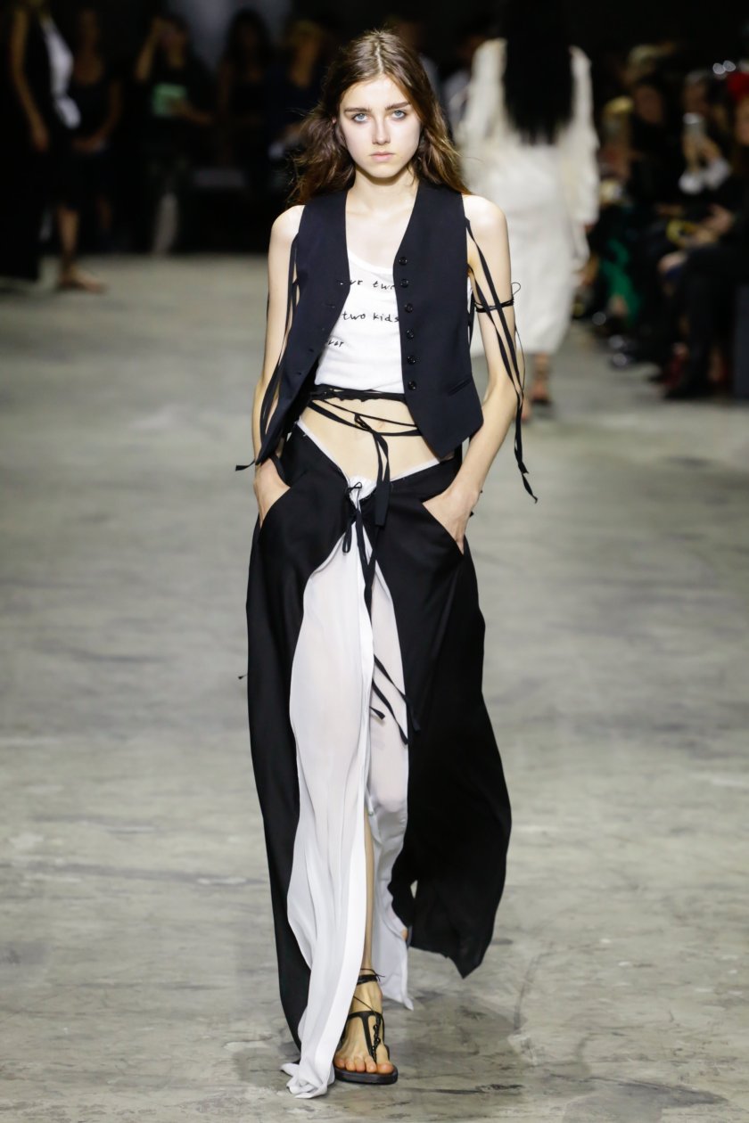 Ann-Demeulemeester-RTW-SS18-Paris-2690