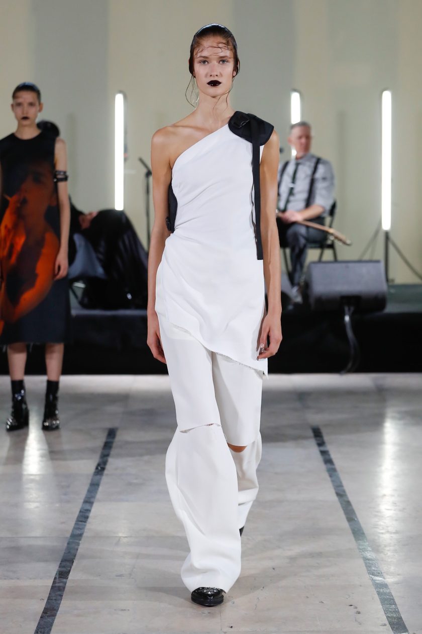 Yang-Li-RTW-SS18-Paris-0807