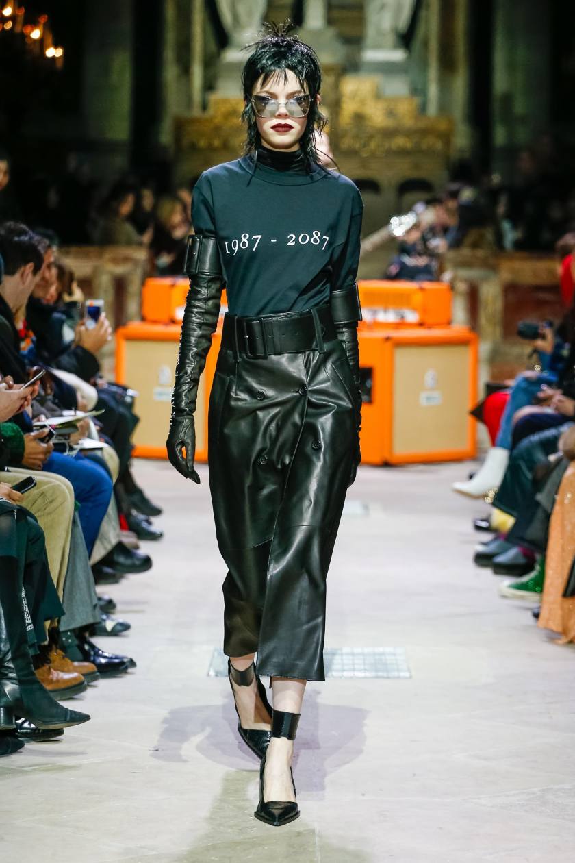 Yang Li
Ready To Wear Fall Winter 2018 Collection
Paris Fashion Week