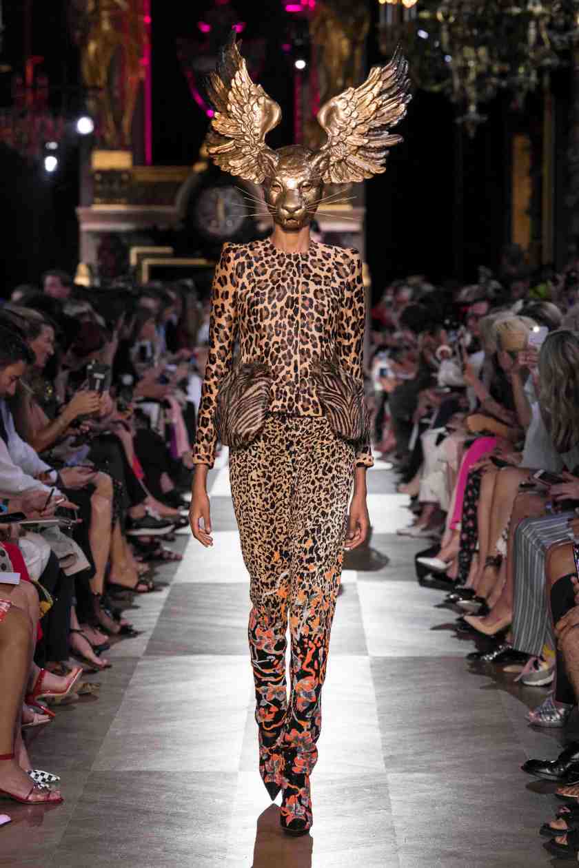 Schiaparelli_HCAW1819_Look_02